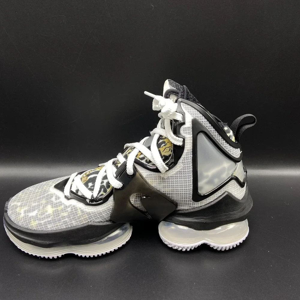 Nike Lebron XIX 19 Royalty White Metallic Gold Black Mens CZ0203-100 sz 4 no box